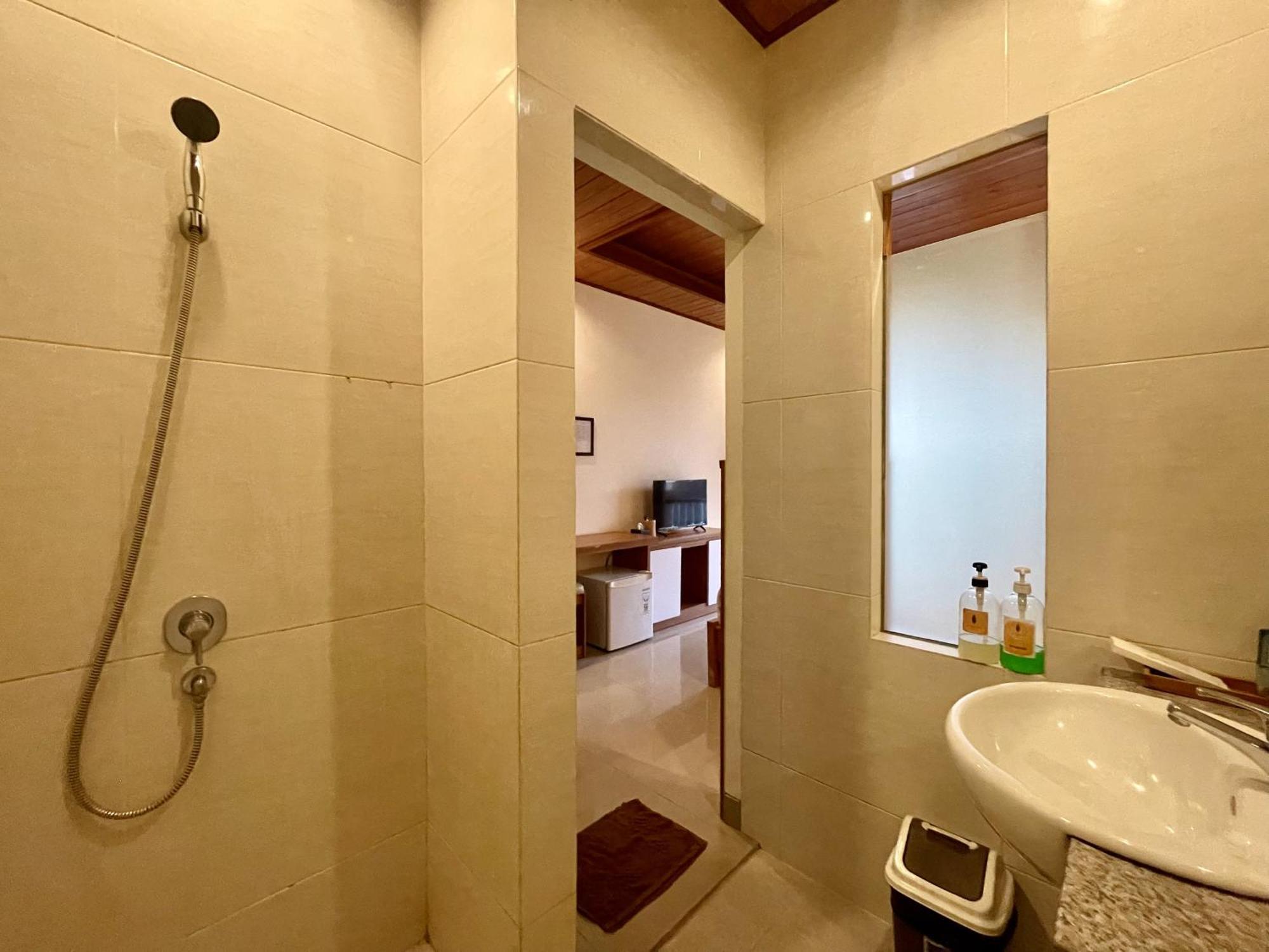 Отель Anindya Sanur Экстерьер фото